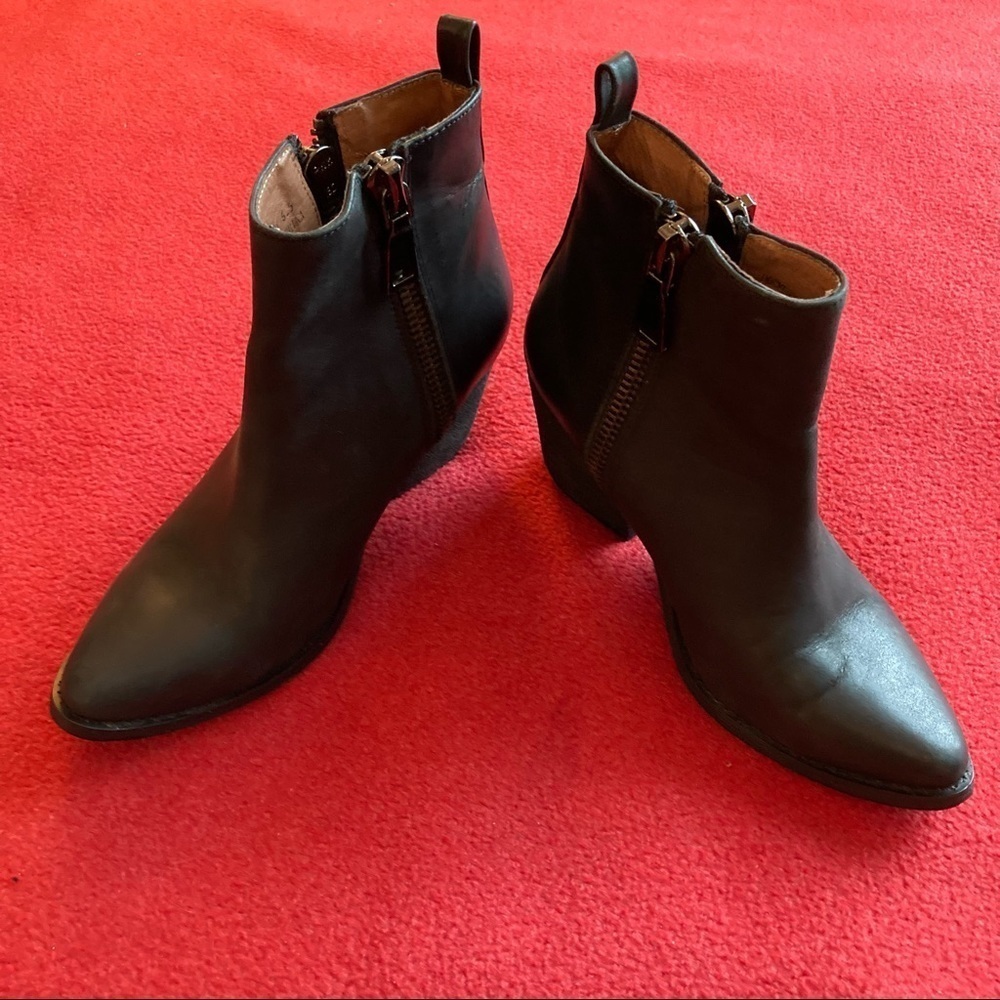 JEFFREY CAMPBELL Sz 6.5 Dockery  Leather Booties NWOT